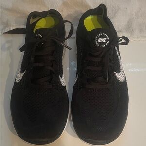 Nike Black and White Free RN Flyknit Mens 10.5